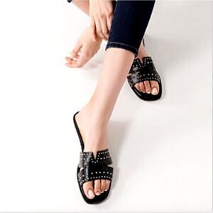 🆕🎉Nine West Studded Flat Sandals